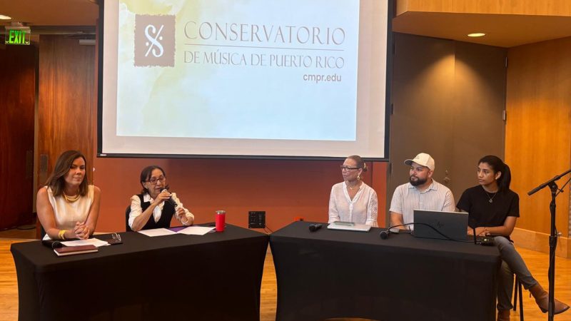 Sunday, July 28, 2024 / 3:00 pm to 6:00 pm Anthony 'Junior' Soto Hall - Puerto Rico Conservatory of Music Panelists: • Eliezer Ríos – GFR Media • Paula Andrea Álvarez – INPuerto Rico • Mariela Fullana - independent journalist • Yaira Solís – Magazines - El Vocero Moderator: Rosalina Marrero Forum – Culture is News - It was an afternoon of culture and camaraderie, with a forum of journalists specializing in covering cultural events. A conversation ensued about how the artistic and musical scene contributes to the country.