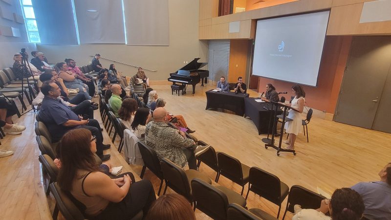 The event brought together major figures from the entertainment press in Puerto Rico.